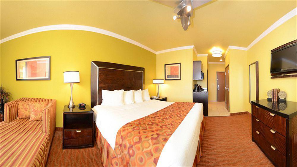 Best Western Plus Christopher Inn And Suites Forney Εξωτερικό φωτογραφία